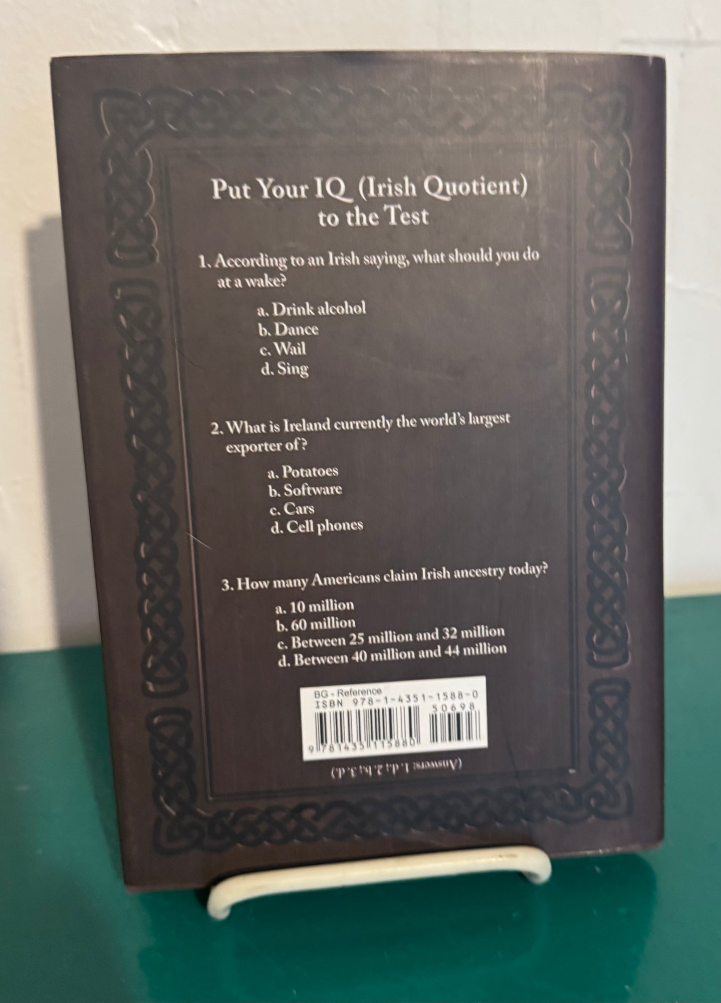 Irish Trivia on Tap: 600 Questions to Measure Your IQ (Irish Quotient), First Edition