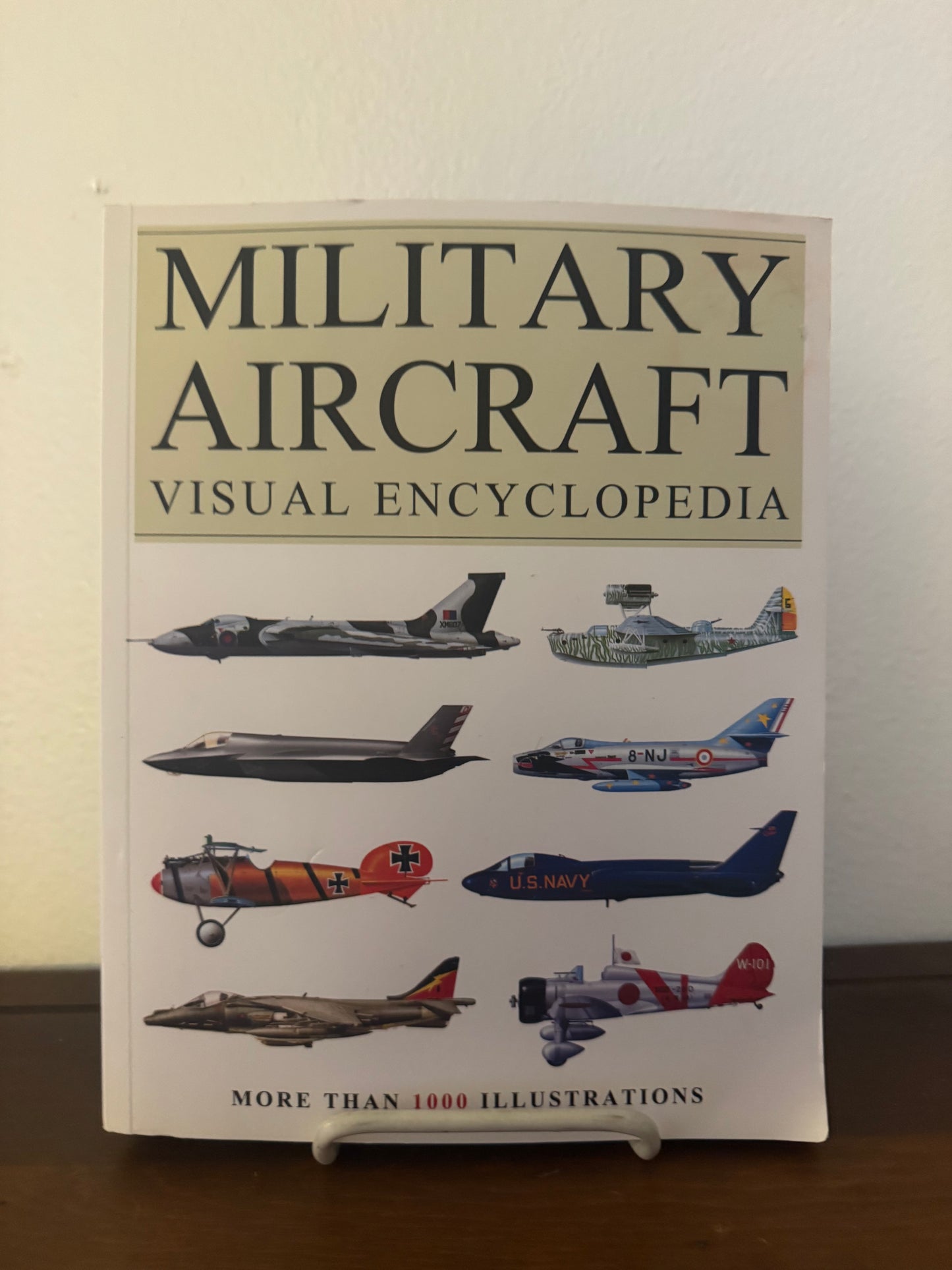 Military Aircraft Visual Encyclopedia: More Than 1000 Illustrations