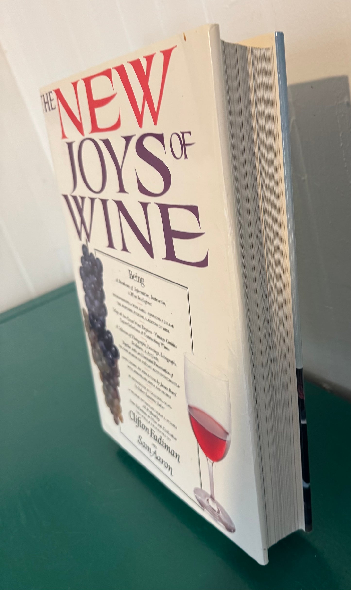 The New Joys of Wine (Extra Large, Oversized Hardcover Book) (By Clifton Fadiman)